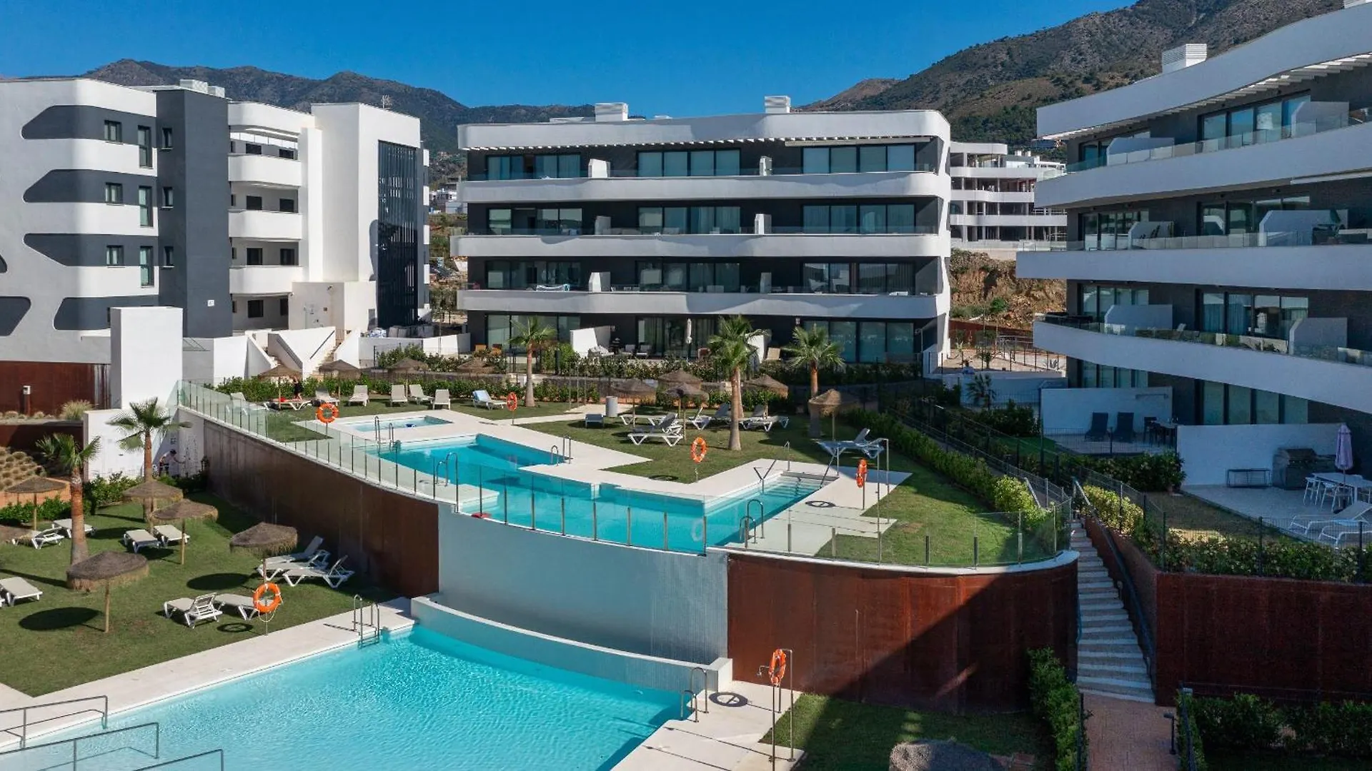 Panorama Top Floor Apartment In Higueron Fuengirola